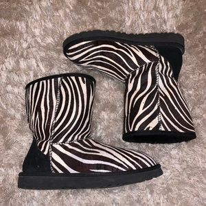 AUTHENTIC :Zebra UGGS